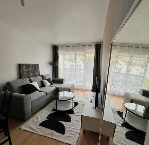 Apartment Modern With Balcony